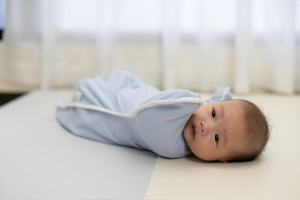 swaddle vs sleep sack
