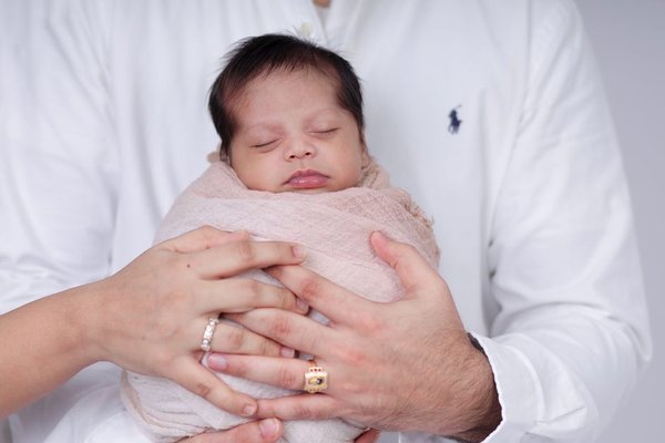 newborn family photo ideas